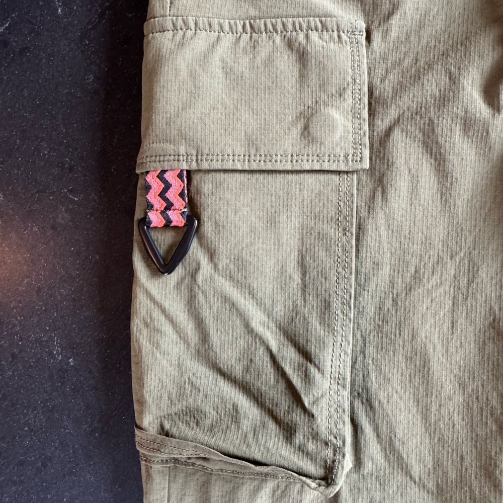 Fabletics Cargo Pants - Picture 4 of 9